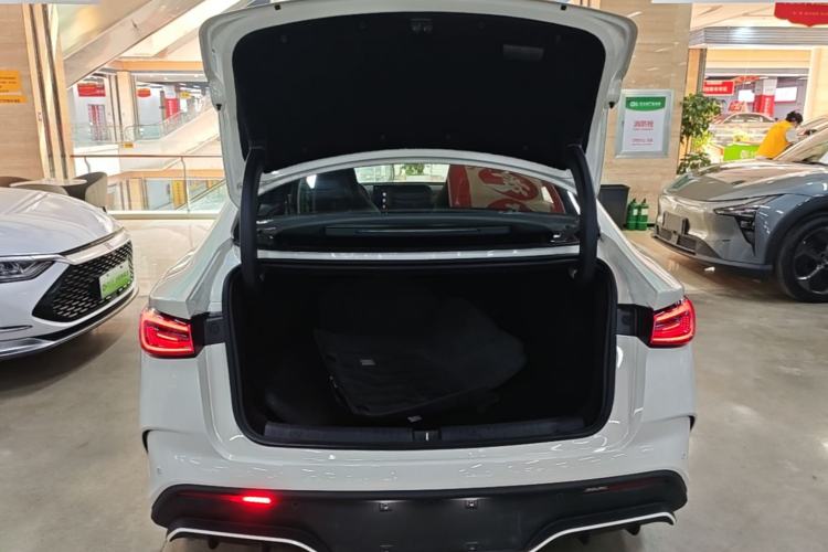 Used BYD Seal 06 New Energy 2025 DM-i Intelligent Drive 120KM Flagship Model Trunk