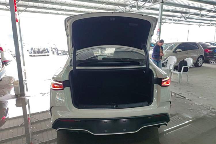 Used BYD Seal 06 New Energy 2025 DM-i Smart Drive 80KM Luxury Model Trunk