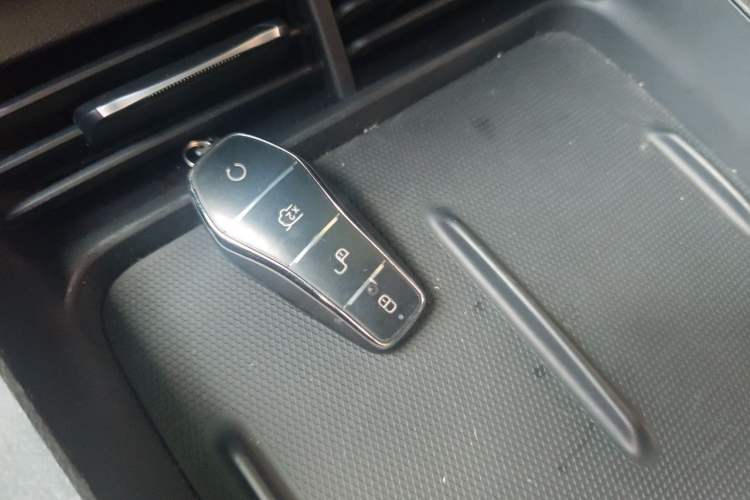 Used BYD Seal 06 New Energy 2025 DM-i Smart Drive 80KM Luxury Model Vehicle Key