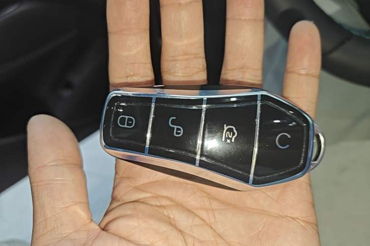 Used BYD Seal 06 New Energy 2025 DM-i Smart Drive 120KM Prestige Model Vehicle Key