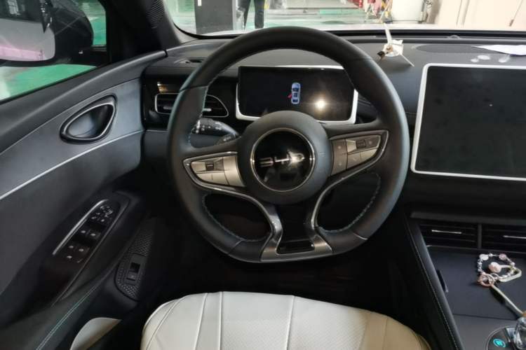 Used BYD Seal 06 New Energy 2025 DM-i Smart Drive 80KM Prestige Model Steering Wheel