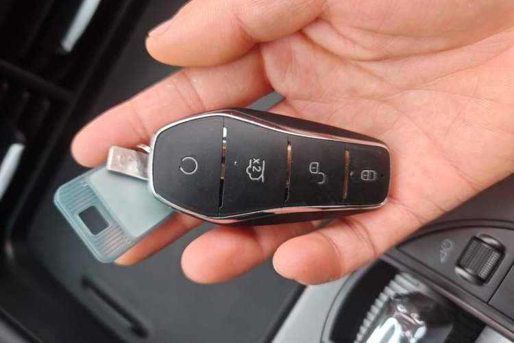 Used BYD Seal 06 New Energy 2025 DM-i Smart Drive 120KM Prestige Model Vehicle Key