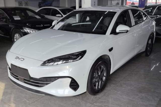 Używany BYD Seal 06 New Energy 2025 DM-i Smart Drive 80KM Luxury Model