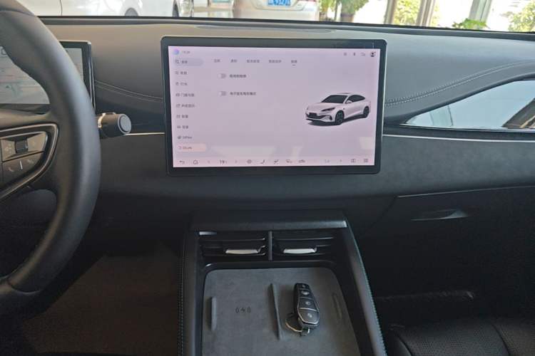 Used BYD Seal 06 New Energy 2025 DM-i Smart Drive 120KM Deluxe Model Audio And AC Panel
