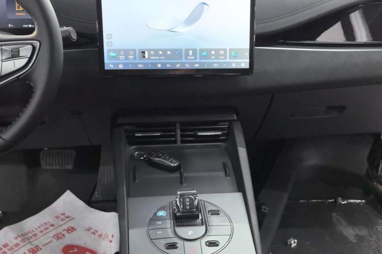 Used BYD Seal 06 New Energy 2025 DM-i Smart Drive 80KM Luxury Model Audio And AC Panel