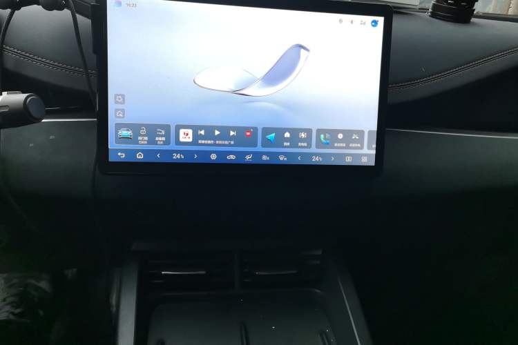Used BYD Seal 06 New Energy 2025 DM-i Smart Drive 80KM Luxury Model Audio And AC Panel