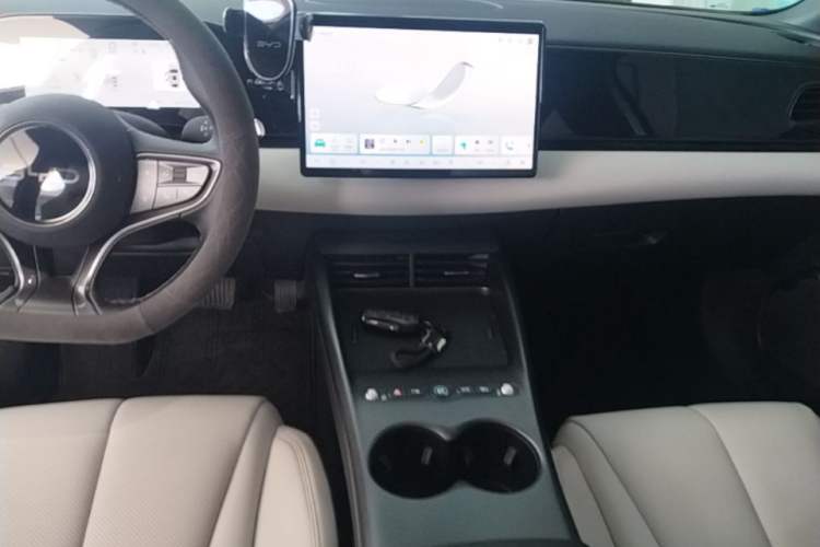 Used BYD Seal 06 New Energy 2025 EV 470KM Prestige Edition Audio And AC Panel