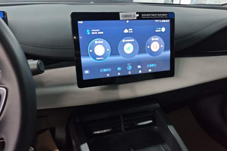 Used BYD Seal 06 New Energy 2025 DM-i Smart Drive 80KM Luxury Model Audio And AC Panel
