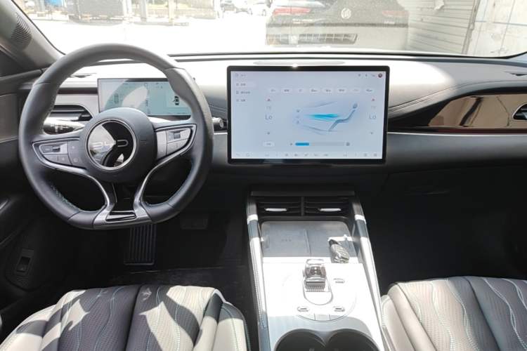Used BYD Seal 06 New Energy 2025 DM-i Intelligent Drive 120KM Flagship Model Audio And AC Panel