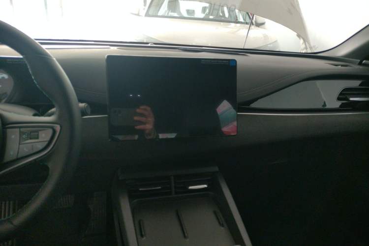 Used BYD Seal 06 New Energy 2025 DM-i Smart Drive 80KM Luxury Model Audio And AC Panel