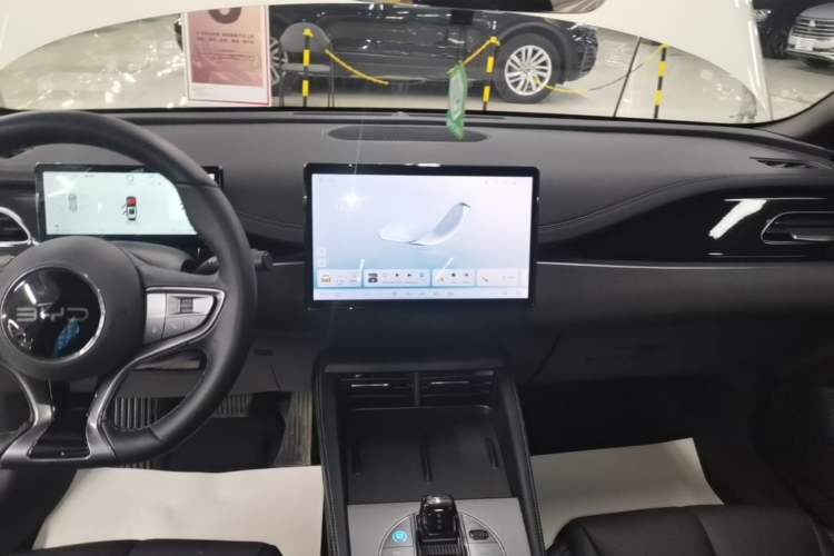 Used BYD Seal 06 New Energy 2025 DM-i Smart Drive 120KM Prestige Model Audio And AC Panel