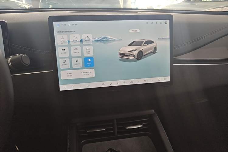 Used BYD Seal 06 New Energy 2025 DM-i Smart Drive 120KM Deluxe Model Audio And AC Panel