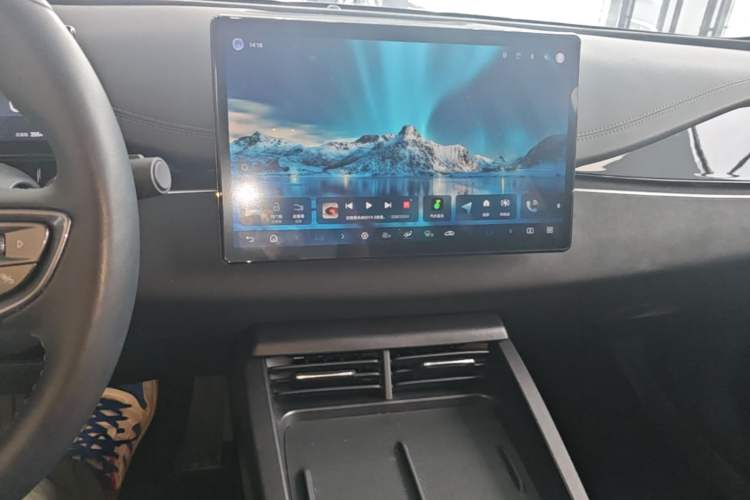 Used BYD Seal 06 New Energy 2025 DM-i Smart Drive 80KM Luxury Model Audio And AC Panel