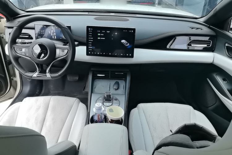 Used BYD Seal 06 New Energy 2025 DM-i Smart Drive 120KM Deluxe Model Center Console