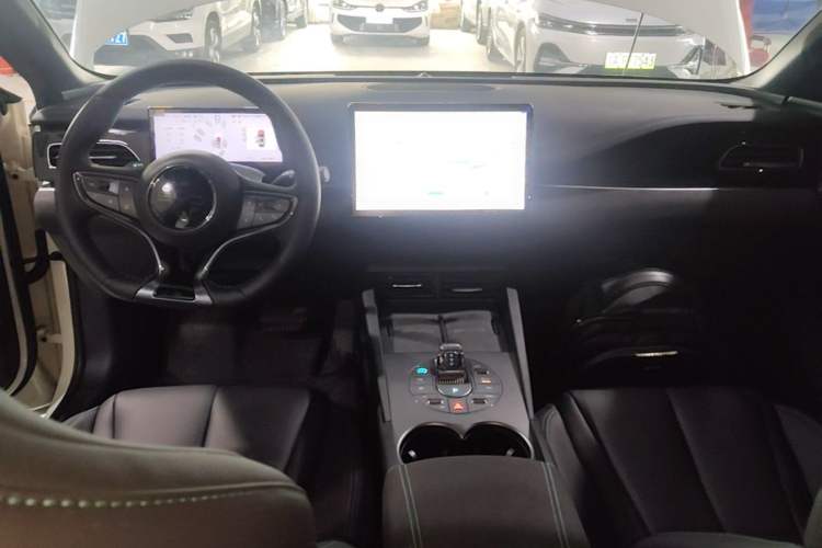 Used BYD Seal 06 New Energy 2025 DM-i Smart Drive 80KM Luxury Model Center Console