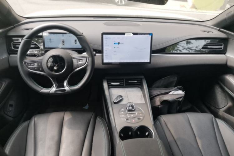 Used BYD Seal 06 New Energy 2025 DM-i Smart Drive 120KM Deluxe Model Center Console