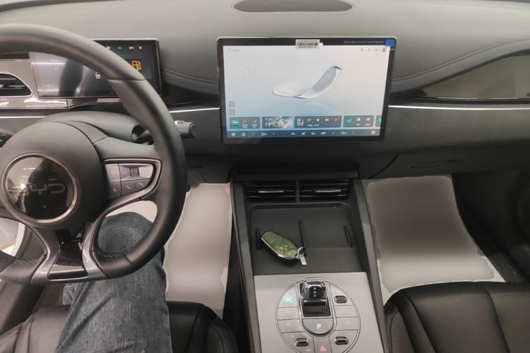 Used BYD Seal 06 New Energy 2025 DM-i Smart Drive 80KM Luxury Model Center Console