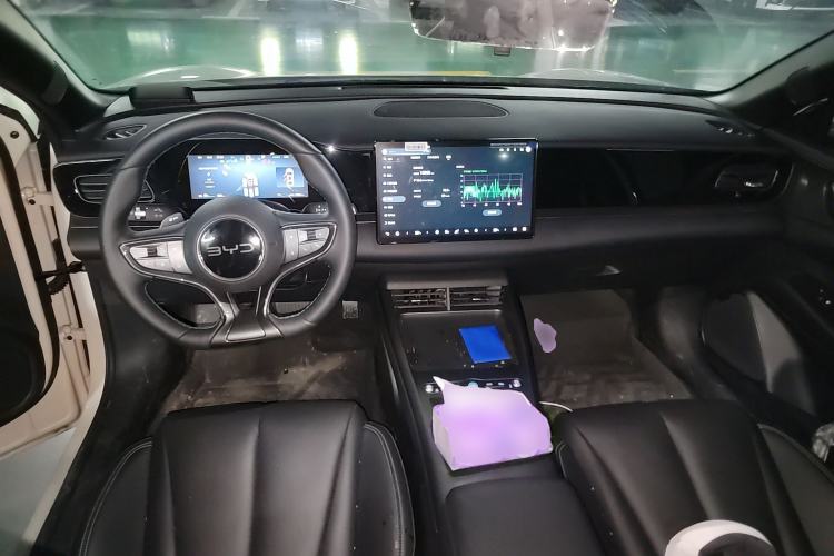 Used BYD Seal 06 New Energy 2025 EV 545KM Premium Edition Center Console