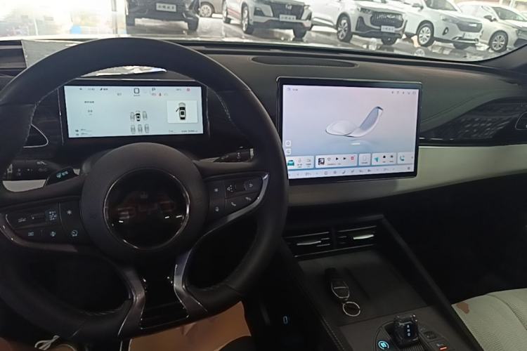 Used BYD Seal 06 New Energy 2025 DM-i Smart Drive 120KM Deluxe Model Center Console