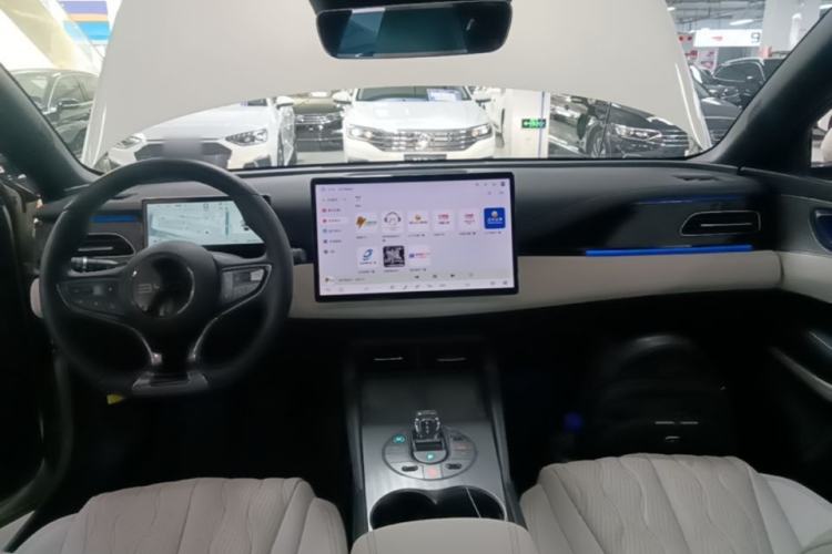 Used BYD Seal 06 New Energy 2025 DM-i Intelligent Drive 120KM Flagship Model Center Console