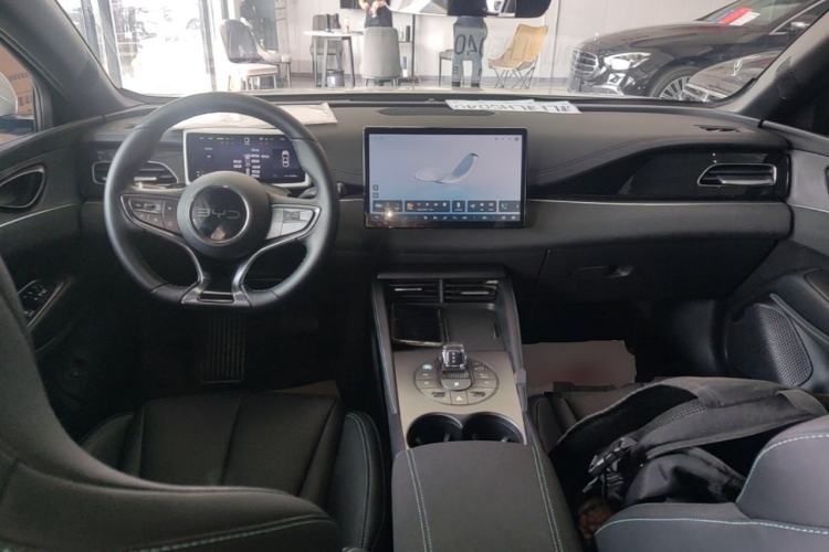 Used BYD Seal 06 New Energy 2025 DM-i Smart Drive 120KM Prestige Model Center Console