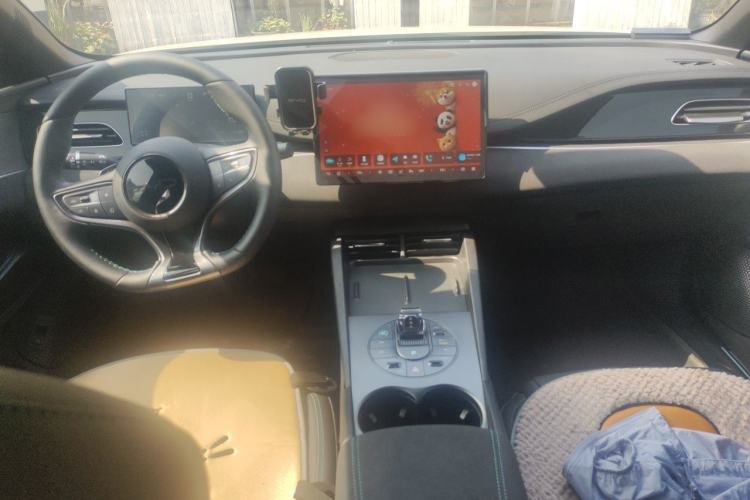 Used BYD Seal 06 New Energy 2025 DM-i Smart Drive 80KM Luxury Model Center Console