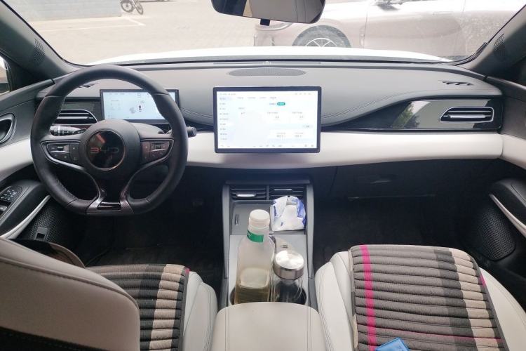 Used BYD Seal 06 New Energy 2025 DM-i Smart Drive 80KM Luxury Model Center Console