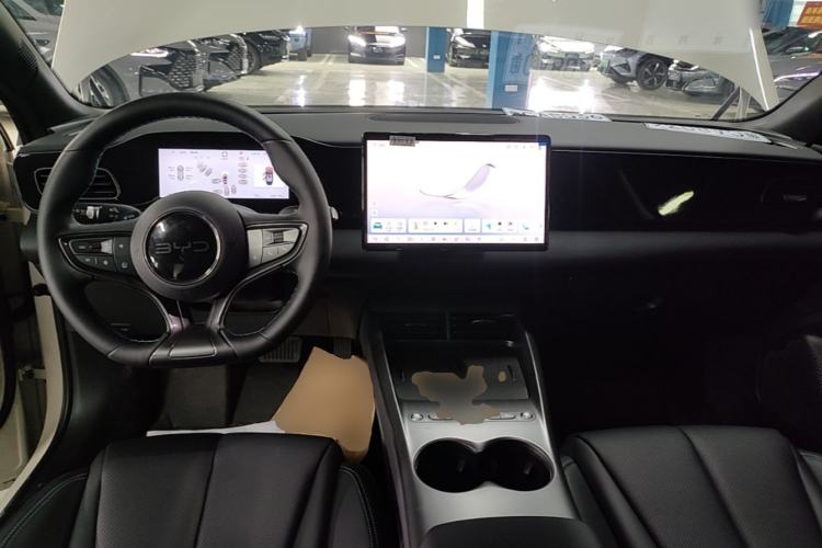 Used BYD Seal 06 New Energy 2025 EV 545KM Premium Edition Center Console