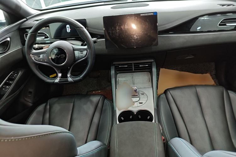 Used BYD Seal 06 New Energy 2025 DM-i Smart Drive 120KM Deluxe Model Center Console