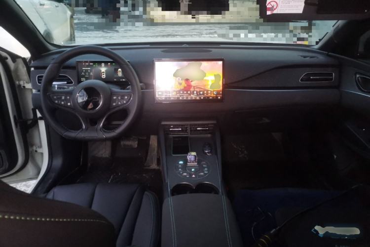 Used BYD Seal 06 New Energy 2025 DM-i Smart Drive 80KM Luxury Model Center Console