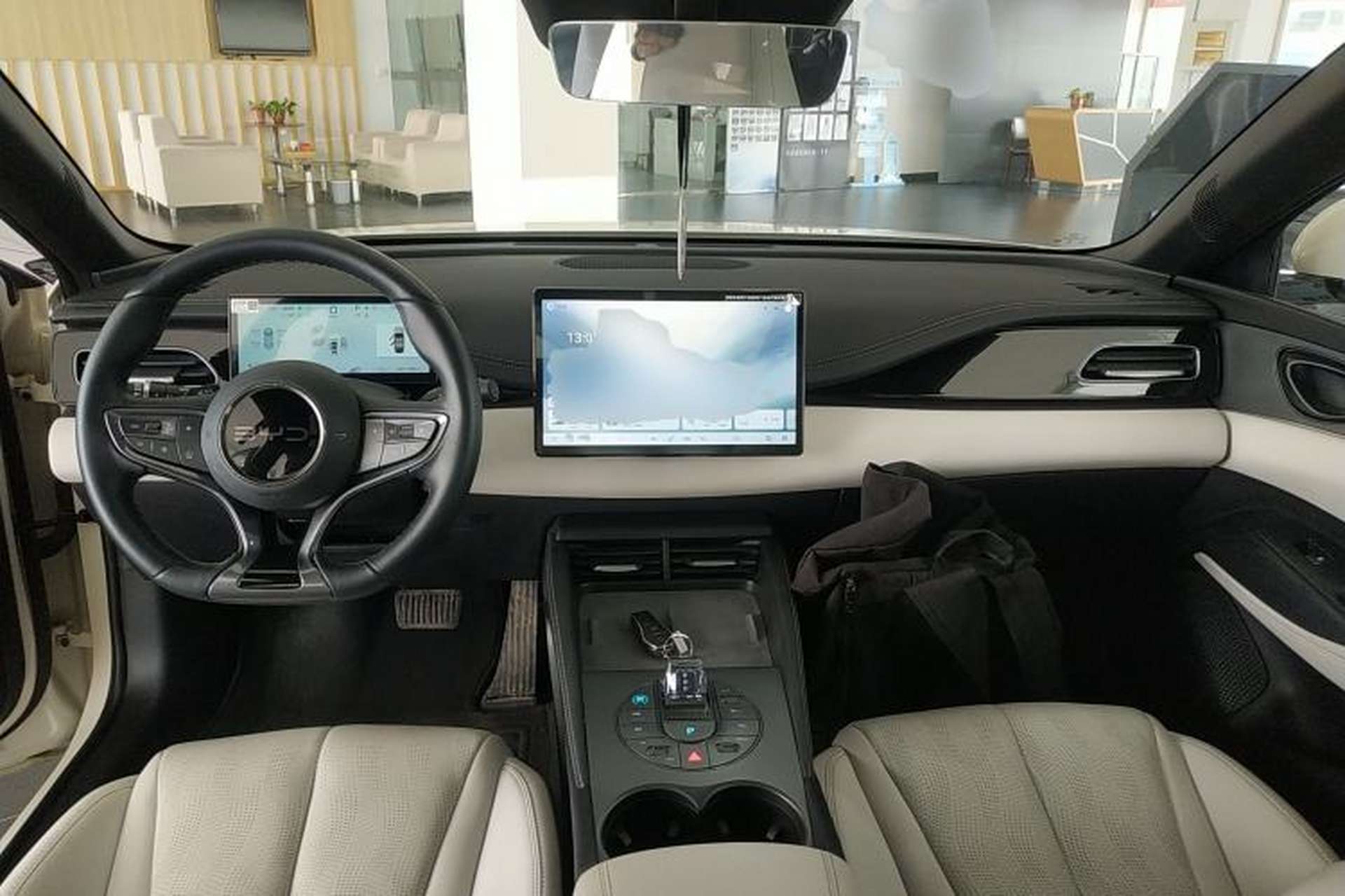 Used BYD Seal 06 New Energy 2025 DM-i Smart Drive 120KM Deluxe Model Center Console