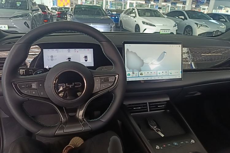 Used BYD Seal 06 New Energy 2025 EV 545KM Premium Edition Center Console