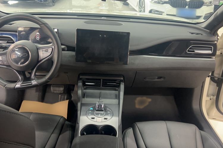 Used BYD Seal 06 New Energy 2025 DM-i Smart Drive 80KM Prestige Model Center Console