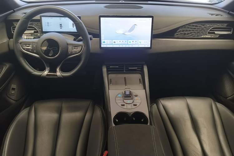 Used BYD Seal 06 New Energy 2025 DM-i Smart Drive 120KM Prestige Model Center Console