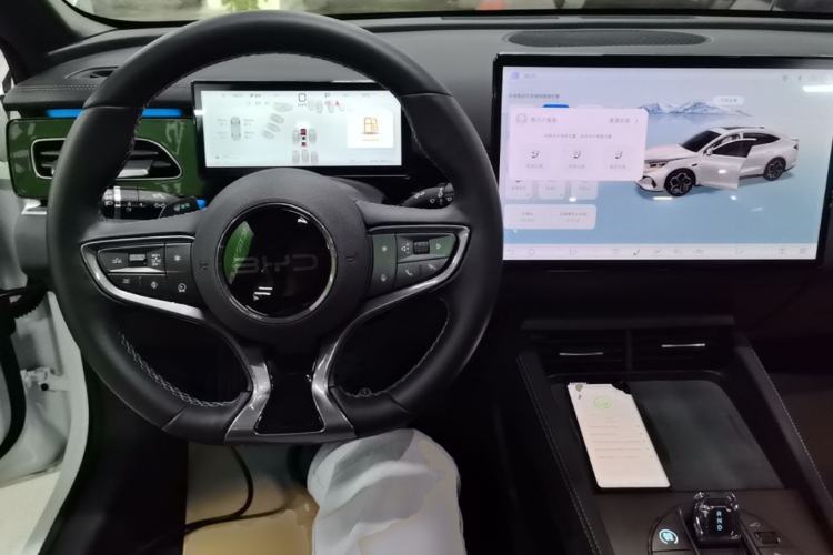 Used BYD Seal 06 New Energy 2025 DM-i Intelligent Drive 120KM Flagship Model Center Console