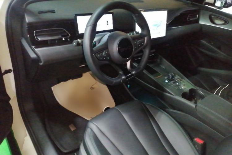 Used BYD Seal 06 New Energy 2025 DM-i Smart Drive 80KM Luxury Model Center Console