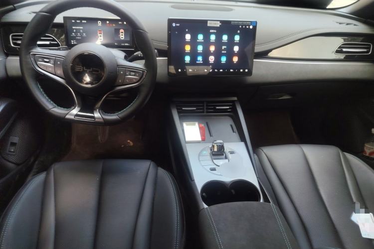 Used BYD Seal 06 New Energy 2025 DM-i Smart Drive 80KM Luxury Model Center Console