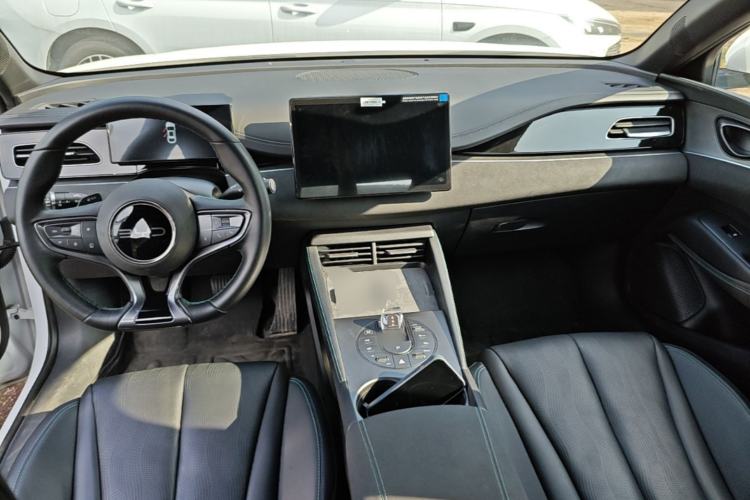 Used BYD Seal 06 New Energy 2025 DM-i Smart Drive 120KM Deluxe Model Center Console