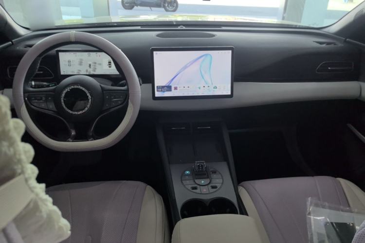 Used BYD Seal 06 New Energy 2025 DM-i Smart Drive 120KM Prestige Model Center Console