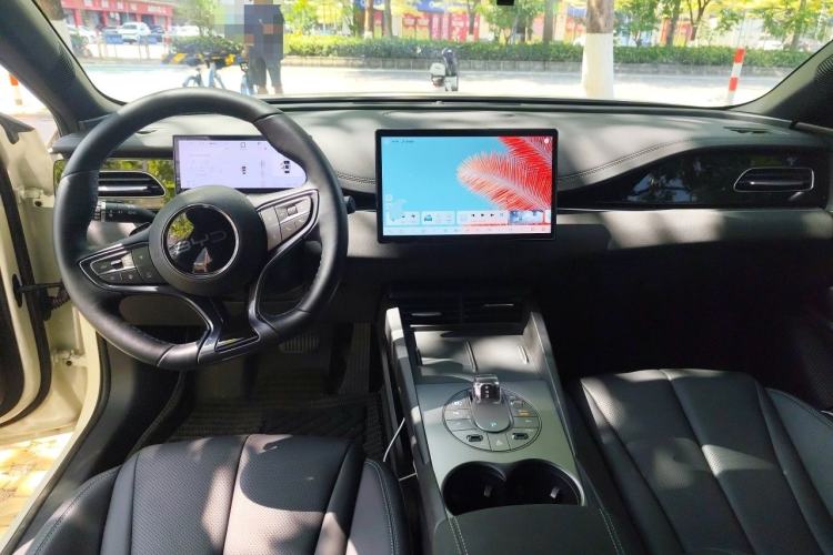 Used BYD Seal 06 New Energy 2025 DM-i Smart Drive 80KM Luxury Model Center Console