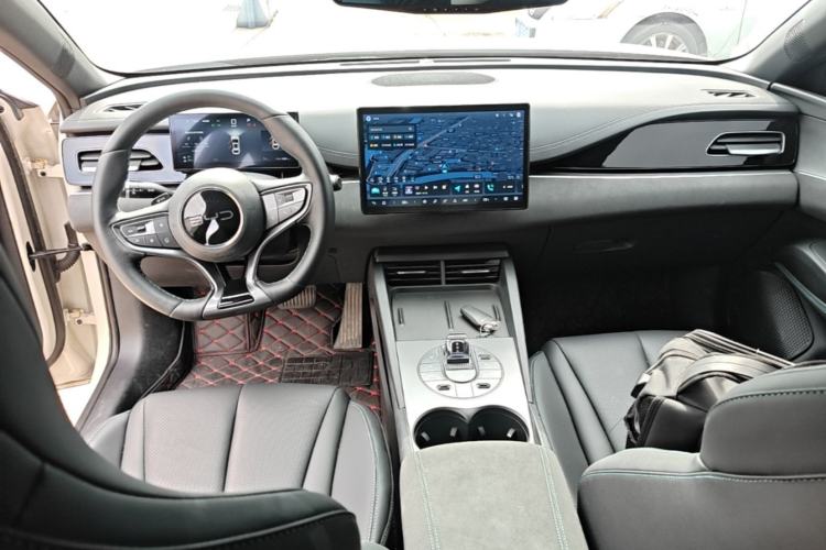 Used BYD Seal 06 New Energy 2025 DM-i Smart Drive 80KM Luxury Model Center Console