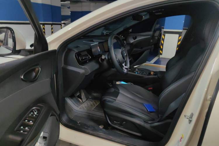 Used BYD Seal 06 New Energy 2025 DM-i Smart Drive 80KM Prestige Model Driver Seat