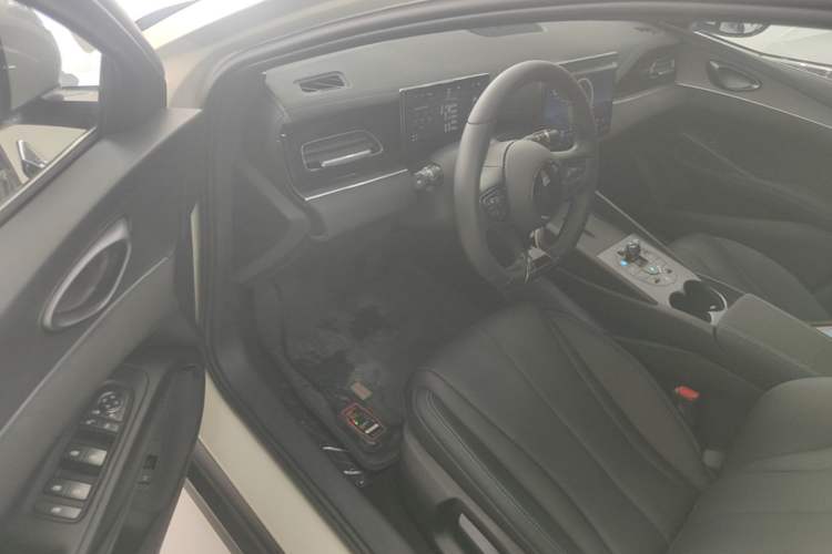 Used BYD Seal 06 New Energy 2025 DM-i Smart Drive 80KM Luxury Model Driver Seat