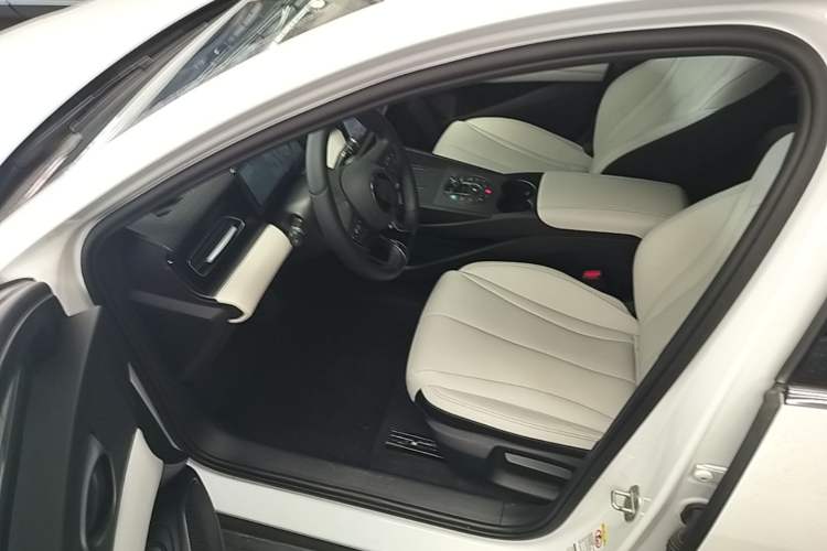 Used BYD Seal 06 New Energy 2025 DM-i Smart Drive 80KM Luxury Model Driver Seat