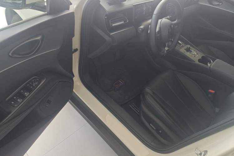 Used BYD Seal 06 New Energy 2025 DM-i Smart Drive 120KM Deluxe Model Driver Seat