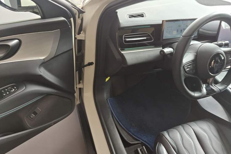 Used BYD Seal 06 New Energy 2025 DM-i Intelligent Drive 120KM Flagship Model Driver Seat