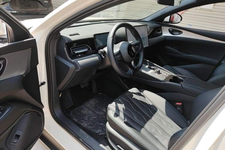 Used BYD Seal 06 New Energy 2025 DM-i Intelligent Drive 120KM Flagship Model Driver Seat