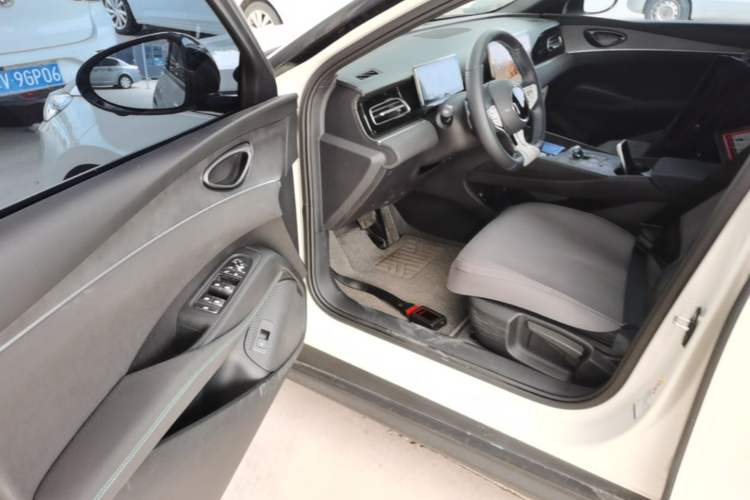 Used BYD Seal 06 New Energy 2025 DM-i Smart Drive 80KM Luxury Model Driver Seat