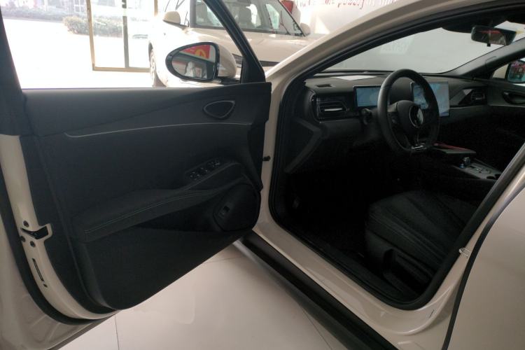 Used BYD Seal 06 New Energy 2025 DM-i Smart Drive 80KM Luxury Model Driver Seat