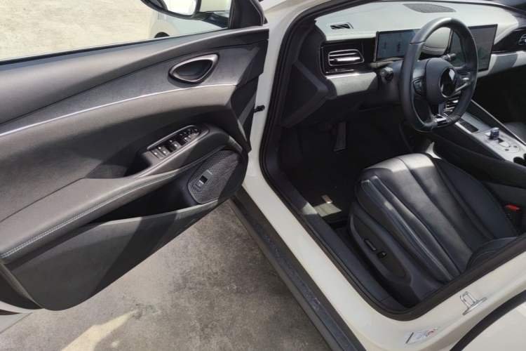 Used BYD Seal 06 New Energy 2025 DM-i Smart Drive 120KM Deluxe Model Driver Seat